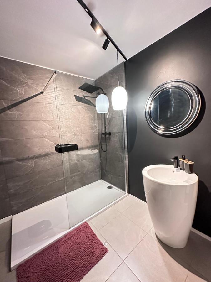 Mons - Superbe Appartement 2Ch - Parking Gratuit Dış mekan fotoğraf